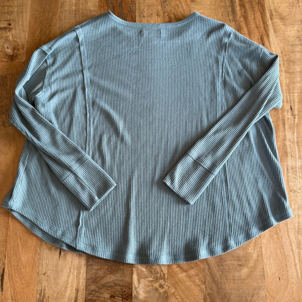 Women's Ribbed Long Sleeve Top - Picture 4 of 4